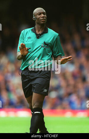 URIAH RENNIE arbitro di calcio 18 Settembre 1999 Foto Stock