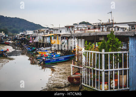 Palafitte inTai o villaggio di pescatori sull'Isola di Lantau Hong Kong Cina. Foto Stock