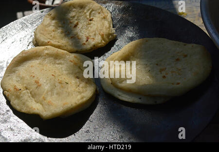 Stock Photo - uno stallo chhole kulcha in India Foto Stock