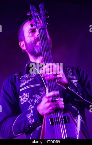 Trezzo sull'adda milano italia. 09 marzo 2017. L'alternativa italiana rock band AFTERHOURS suona dal vivo sul palco di LiveClub durante il 'Folfiri o Folfox: Club Tour 2017' Credit: Rodolfo Sassano/Alamy Live News Foto Stock