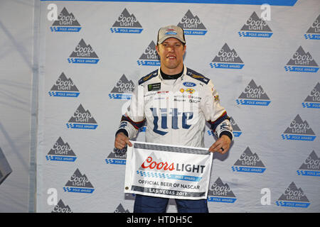 Las Vegas, Nevada, USA. Decimo Mar, 2017. Marzo 10, 2017 - Las Vegas, Nevada, USA: Brad Keselowski (2) conquista la pole award per la Kobalt 400 a Las Vegas Motor Speedway di Las Vegas, Nevada. Credito: Justin R. Noe Asp Inc/ASP/ZUMA filo/Alamy Live News Foto Stock