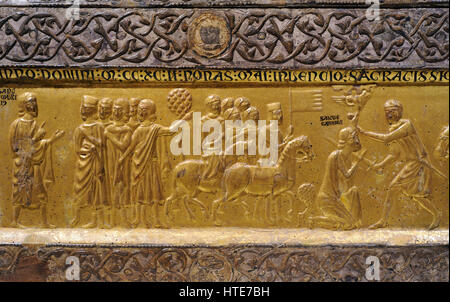 Urna reliquiario di San Candidus, 1292. Particolare raffigurante la decapitata del santo. Anonimo. Gotico. Legno in rilievi in stucco con foglia oro. Dal monastero benedettino di Sant Cugat del Valles, provincia di Barcellona. Museo d'Arte Nazionale della Catalogna. Barcellona. La Catalogna. Spagna. Foto Stock