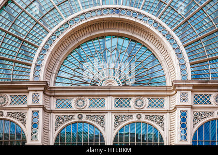 La parte esterna del Paul Hamlyn Hall (Old Hall floreali) parte della Royal Opera House di Covent Garden di Londra. Foto Stock