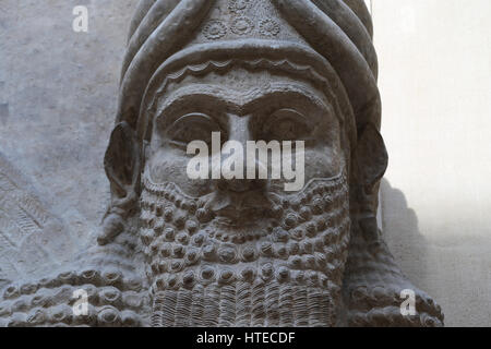 Lamassu dal palazzo di Sargon II Gli Assiri. 721-705 A.C. Khorsabad Palace. Dettaglio testa. Il museo del Louvre. Parigi. La Francia. Foto Stock