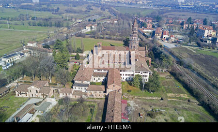 Vista panoramica del monastero di Chiaravalle, Abbazia, vista aerea, Milano, Lombardia. Italia Foto Stock