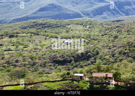 Terreni agricoli del Rio Suarez canyon vicino a Barichara, Colomiba. Foto Stock