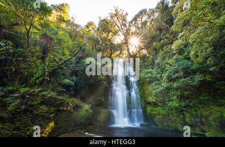 McLean cascata, Sun Star, il Catlins,, Otago Southland, Nuova Zelanda Foto Stock