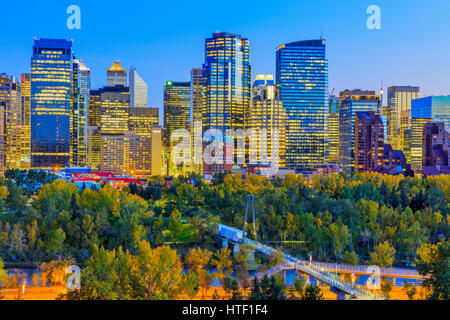 Downtown Calgary skyline al tramonto, Alberta Foto Stock