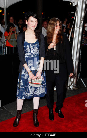 Jessica Smith e Patti Smith al momento 100 di gala per celebrare il 100 persone più influenti nel mondo a Federico P Rose Hall, jazz presso il Lincoln Center di New York City il 26 aprile 2011. Foto Stock