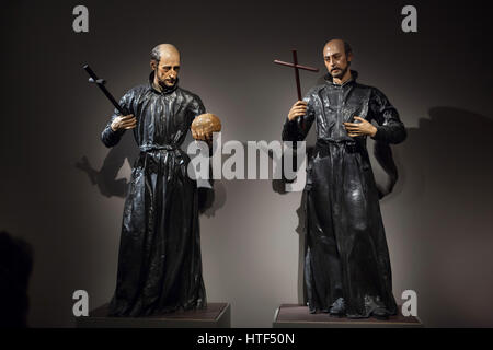 San Francesco Borgia (L) e Sant Ignazio di Loyola (R). Statue lignee policrome dal Barocco spagnolo scultore Juan Martinez montanes (1624) sul display in mostra alla Kunsthalle di Monaco di Baviera A Monaco di Baviera, Germania. La mostra dedicata allo spagnolo della Golden Age corre fino al 26 marzo 2017. Foto Stock