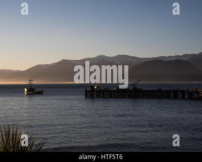 La Wharf a Jackson Bay, Sud Westland, Isola del Sud, Nuova Zelanda Foto Stock