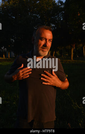 Lo scrittore Franco Arminio ritratto nella sua Irpinia, 2014, Conza Vecchia Foto Stock