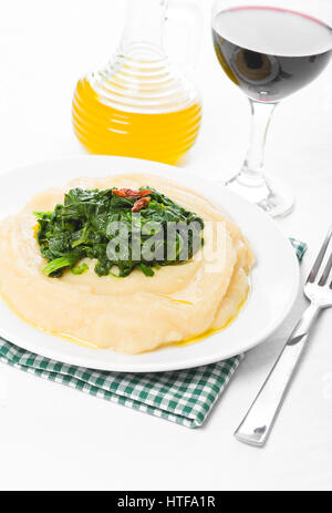 Fava purea di spinaci. Foto Stock