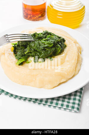 Fava purea di spinaci. Foto Stock