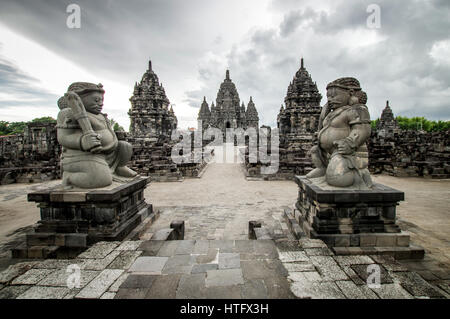 Sewu Buddismo Mahayana tempio complesso situato nei pressi di Prambanan nel centro di Giava, in Indonesia Foto Stock