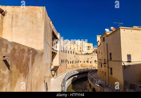 Oued Bou Khrareb, un fiume nel centro di Fes - Marocco Foto Stock