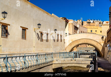 Oued Bou Khrareb, un fiume nel centro di Fes - Marocco Foto Stock