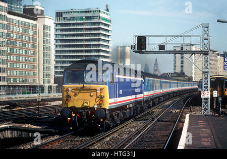 Una rete di classe a sud-est 47 lavora un 'Network Express di servizio alla Vauxhall. 13 giugno 1992. Foto Stock