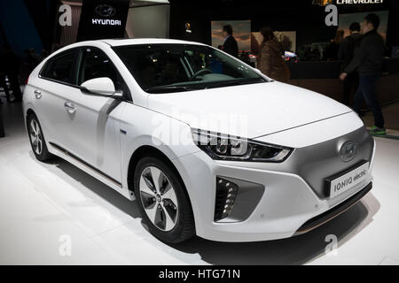 Ginevra, Svizzera - Marzo 7, 2017: Hyundai IONIQ auto elettrica presentato al 87th Geneva International Motor Show. Foto Stock