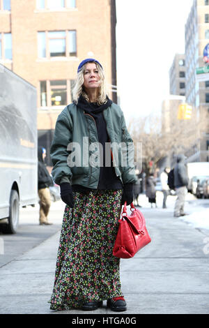 New York, 10 Feb 2017 Natalie Joos visto durante la Ny fashion week RTW FW 17-18 per donna. Foto Stock