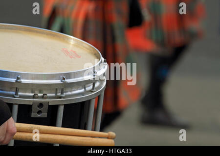 La festa di san Patrizio parade closeup del tamburo Foto Stock