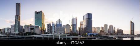 Brisbane, Queensland, Australia il 17 agosto 2016 - la mattina presto skyline panorama Foto Stock