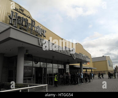 Londra, Regno Unito. 08 Mar, 2017. La Warner Bros" Harry Potter studio a Londra, Regno Unito, 08 marzo 2017. Il Harry Potter studios sono attualmente in fase di ampliamento. La foresta proibita sarà aperto al pubblico il 31 marzo 2017. Foto: Leonard Kehnscherper/dpa/Alamy Live News Foto Stock