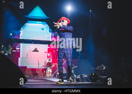 Torino, Italia. Undicesimo Mar, 2017. Marzo 11, 2017: J-Ax & Fedez performing live sul palco della Pala Alpitour a Torino per il loro primo "Comunisti Col Rolex' tour 2017 concerto foto: Cronos/Alessandro Bosio Credito: Cronos Foto/Alamy Live News Foto Stock