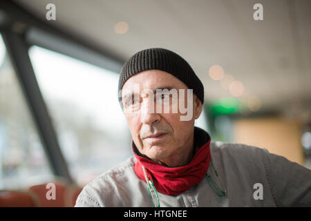 Colonia, Germania. Undicesimo Mar, 2017. Musicista catalano, scrittore e uomo politico Lluis Llach visto backstage durante il festival della letteratura Lit.Cologne a Colonia, Germania, 11 marzo 2017. Foto: Rolf Vennenbernd/dpa/Alamy Live News Foto Stock