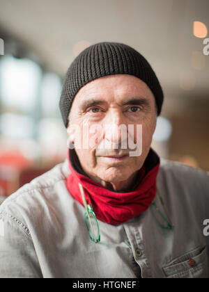 Colonia, Germania. Undicesimo Mar, 2017. Musicista catalano, scrittore e uomo politico Lluis Llach visto backstage durante il festival della letteratura Lit.Cologne a Colonia, Germania, 11 marzo 2017. Foto: Rolf Vennenbernd/dpa/Alamy Live News Foto Stock