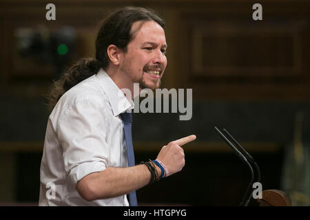 Madrid, Spagna. Xv Mar, 2017. Podemos leader Pablo Iglesias parla durante una normale sessione al Parlamento spagnolo a Madrid, mercoledì 15 marzo 2017. Credito: Gtres Información más Comuniación on line, S.L./Alamy Live News Foto Stock