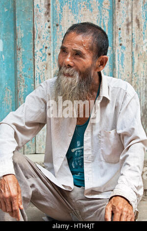 Un meraviglioso 80 anno vecchio con l'Han tribù etniche dall'antica città di Daxu, Guangxi Zhuang Regione autonoma, Guilin Cina Foto Stock