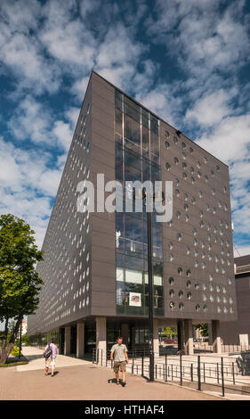 C-13 edificio, 2007, oblò windows, centro per lo studente presso l'Università di Tecnologia di Wroclaw, Bassa Slesia, Polonia Foto Stock