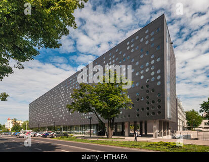 C-13 edificio, 2007, oblò windows, centro per lo studente presso l'Università di Tecnologia di Wroclaw, Bassa Slesia, Polonia Foto Stock