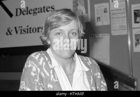Il dott. Marjorie (Mo) Mowlam, partito laburista membro del Parlamento per Redcar, assiste la conferenza delle parti a Brighton, Inghilterra il 1 ottobre 1991. Foto Stock