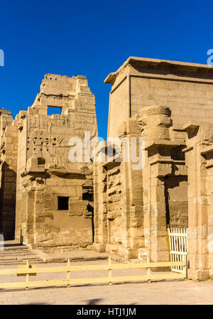 Il tempio mortuario di Ramses III nei pressi di Luxor in Egitto Foto Stock