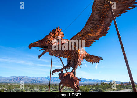 Scultura di metallo artwork (da Ricardo Breceda). Borrego Springs, California, Stati Uniti d'America. Foto Stock