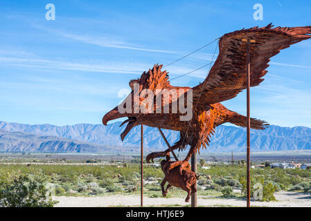 Scultura di metallo artwork (da Ricardo Breceda). Borrego Springs, California, Stati Uniti d'America. Foto Stock