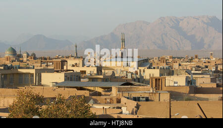 Panorama di Yazd sul tramonto, Iran, Asia Foto Stock