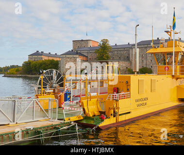 Cavo di collegamento del traghetto Vaxholm per la Fortezza di Vaxholm isola, Svezia e Scandinavia Foto Stock