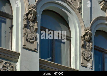 Dettagli al palazzo in stile Art Nouveau a Ruska Street a Wrocław, Bassa Slesia, Polonia Foto Stock