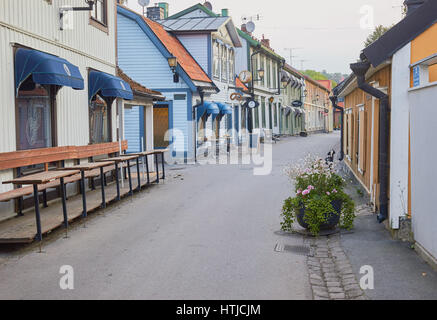 La Stora Gatan strada principale di Sigtuna la città più antica della Svezia, contea di Stoccolma, Svezia e Scandinavia Foto Stock