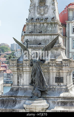 Simbolo del Portogallo Impero - Statua di angelo con croce (Portogallo) Foto Stock