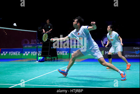 Della Cina di Kai Lu e Yaqiong Huang (nella foto) contro Malaysia Peng presto Chan e Liu Ying Goh nel misto doppie finali durante il giorno 6 dell'Overgrip Yonex tutti Inghilterra aprire Badminton campionati a Barclaycard Arena, Birmingham. Foto Stock