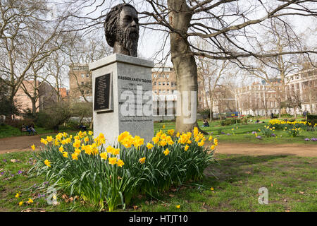 Scultura di Rabindranath Tagore in Gordon Square, Londra, Inghilterra, Regno Unito Foto Stock