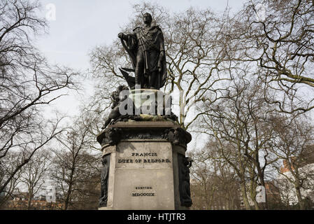 Statua di Francesco RUSSELL 5TH duca di Bedford, russell square Foto Stock