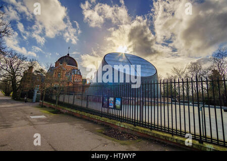 Il Peter Harrison Planetarium, parte del Royal Observatory complessa, Greenwich, Londra, Inghilterra Foto Stock