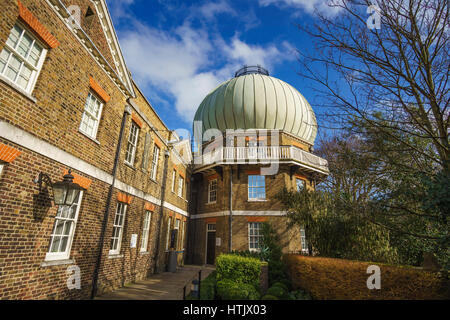 Il Royal Observatory di Greenwich (noto come il Royal Observatory di Greenwich o RGO) è un osservatorio situato su una collina nel parco di Greenwich, affacciato Foto Stock