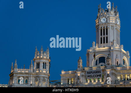 Plaza de Cibeles con il palazzo di Cibeles e la fontana della città di madrid, Spagna. Foto Stock