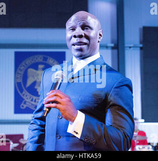 Brentwood, XII marzo 2017; Chris Eubank, Ex World Boxing Champion, in un concerto giovanile in Brentwood, Essex Credit: Ian Davidson/Alamy Live News Foto Stock